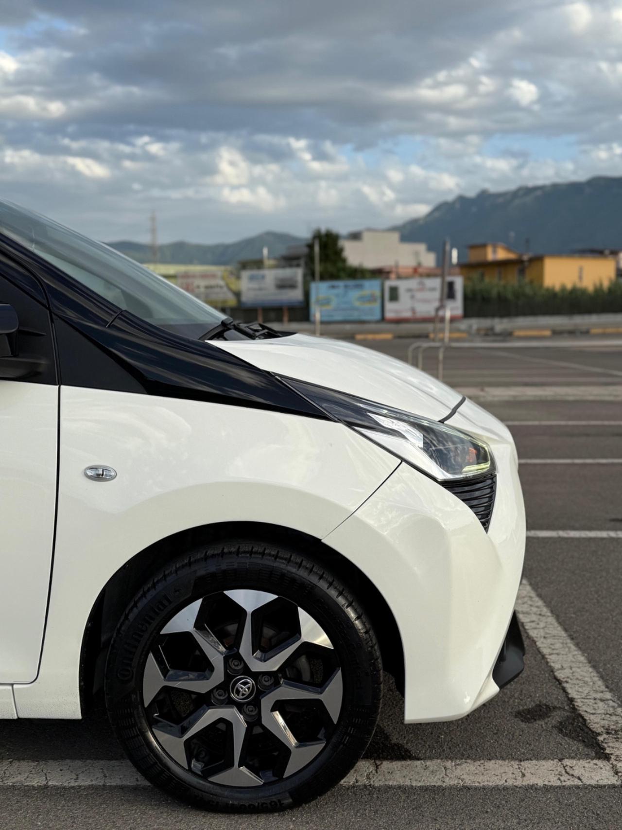 Toyota Aygo 1.0 VVT-i 69 CV 5 porte x-business