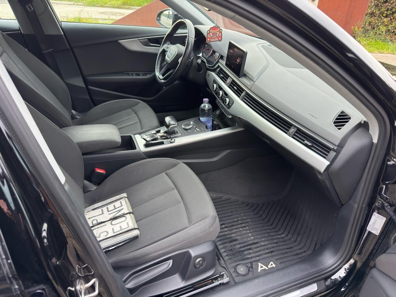 Audi A4 Avant 40 TDI quattro S tronic Business Advanced