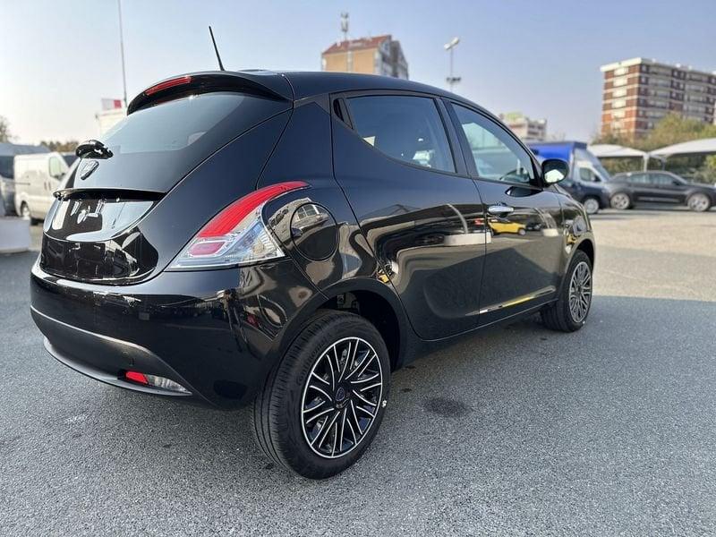 Lancia Ypsilon 1.0 FireFly 5 porte S&S Hybrid Oro