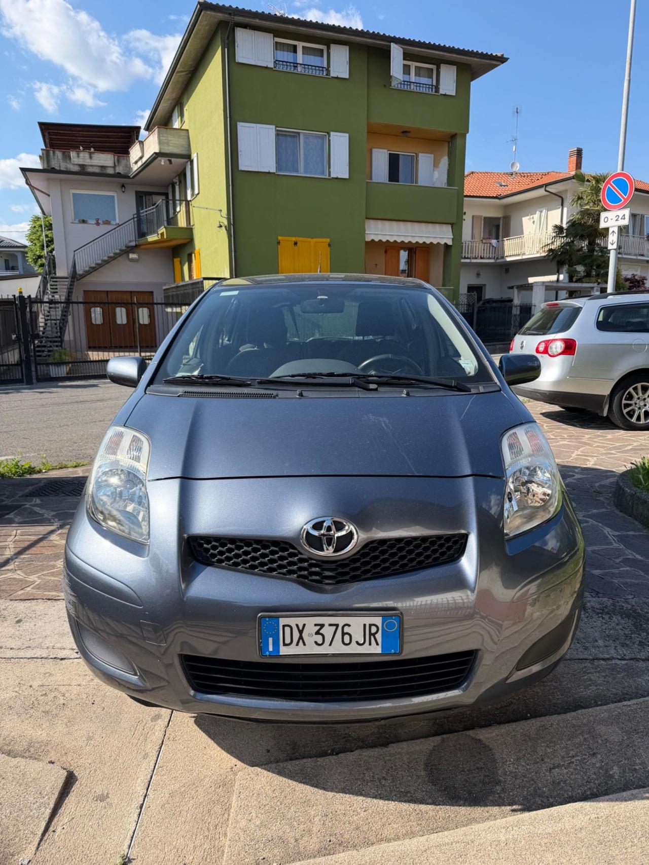 Toyota Yaris 1.0 5 porte Sol