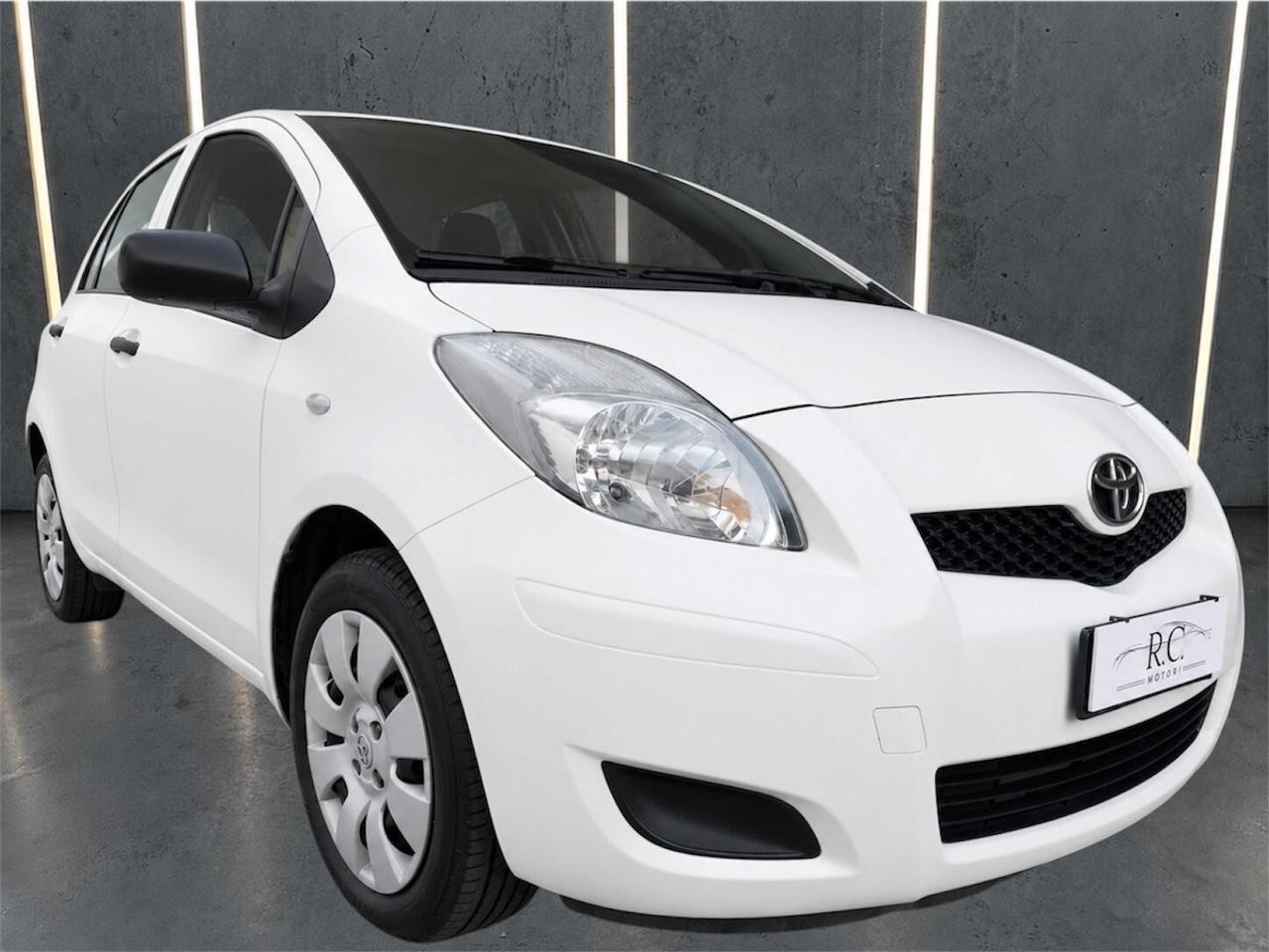 Toyota Yaris 1.0 5 porte Luxury pack