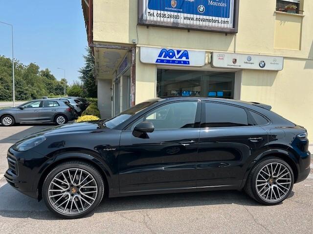 Porsche Cayenne Coupé 3.0 V6 E-Hybrid Platinum Edition