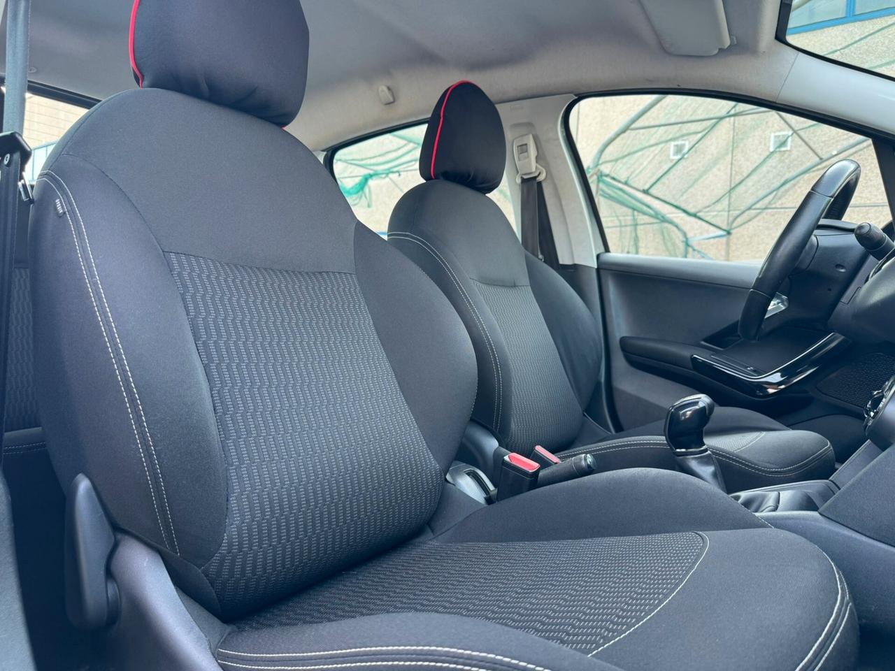 Peugeot 208 PureTech 82 5 porte Allure