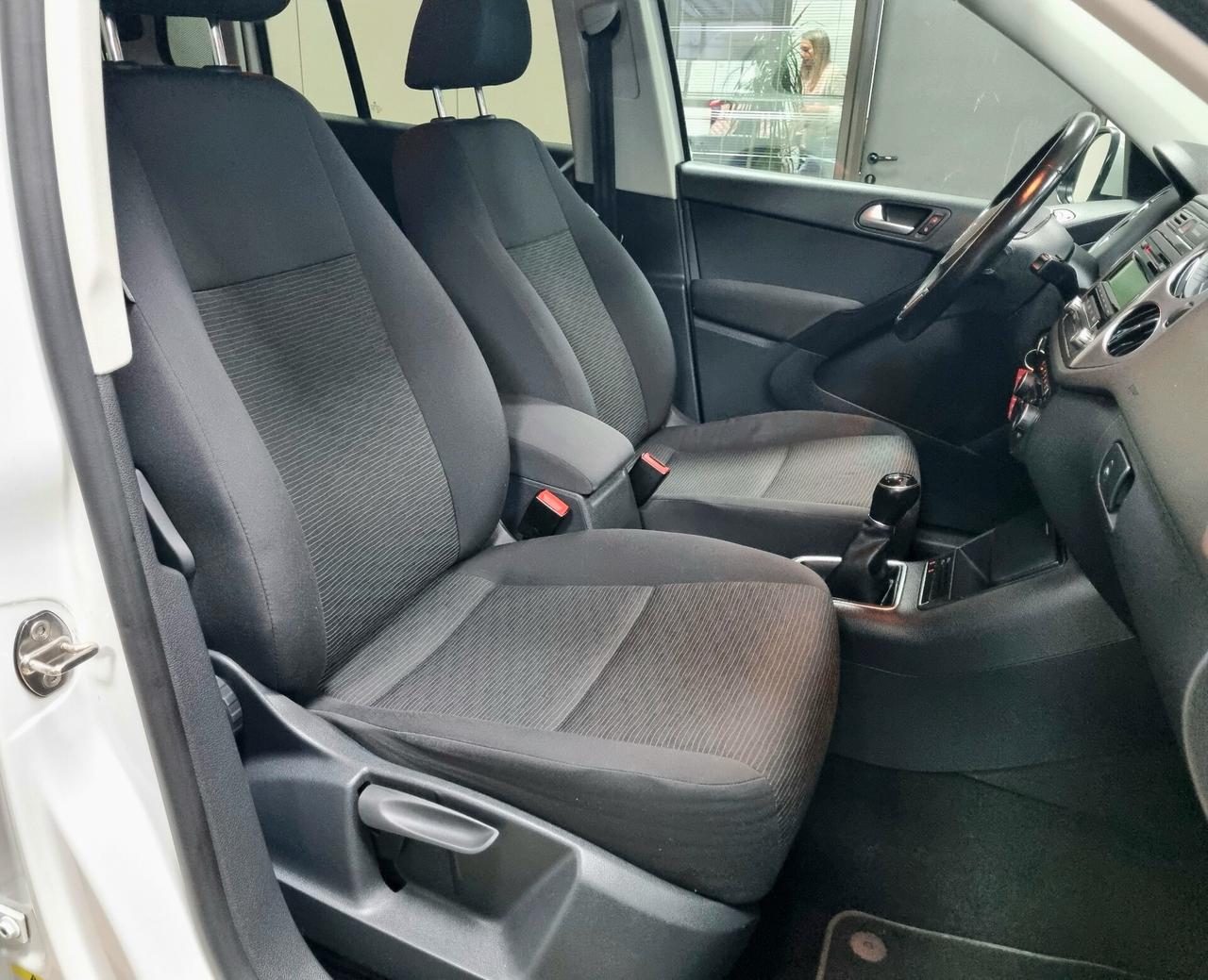 VOLKSWAGEN TIGUAN 2.0 TDI 110 CV Sport & style