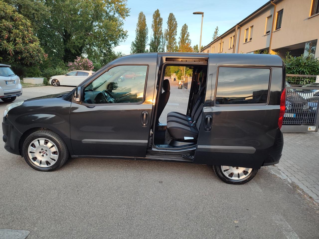 FIAT DOBLO 2011 A METANO DI CASA 1.4T-JET STUPENDO