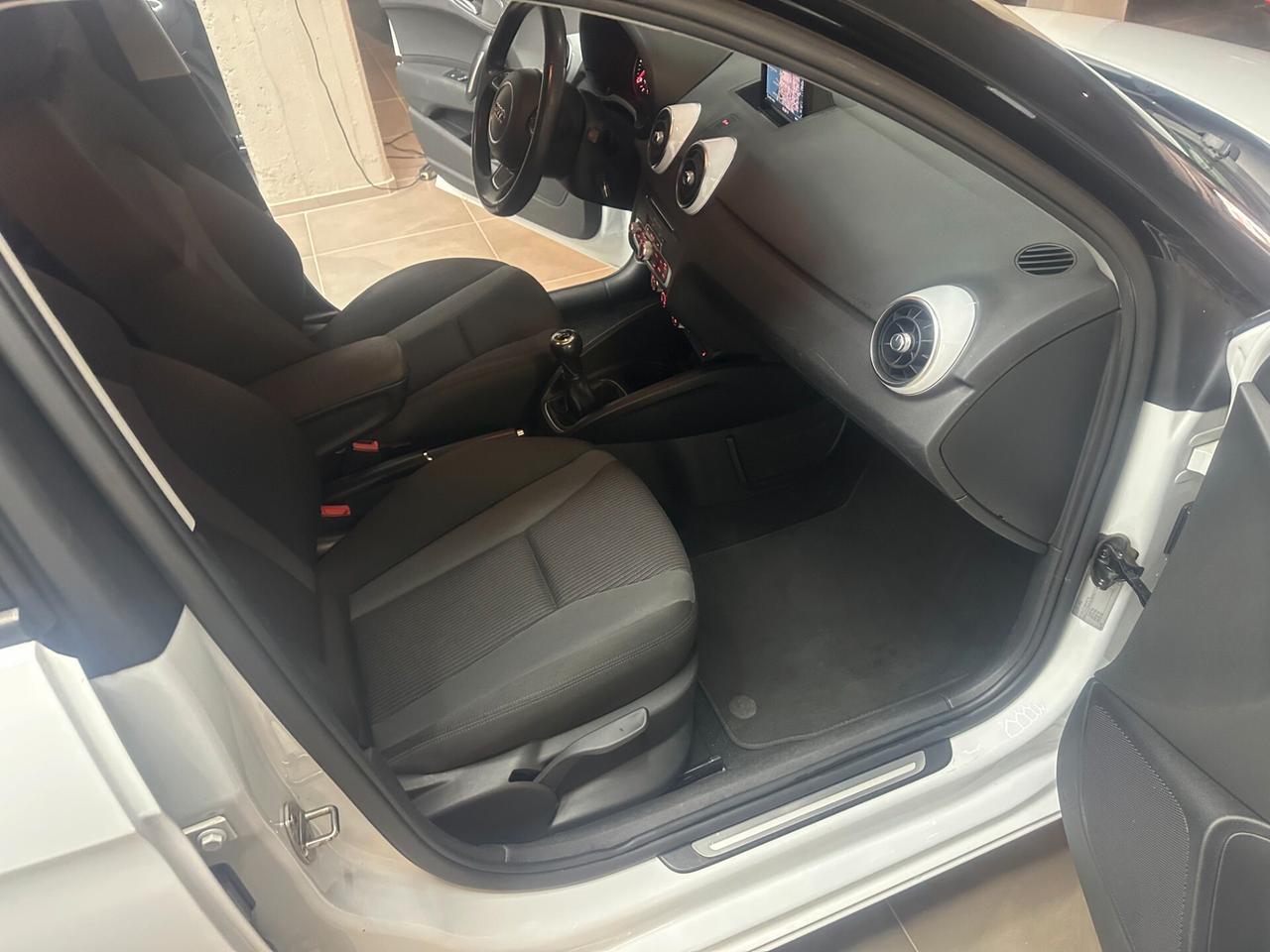 Audi A1 Sportback 1.4 tdi S LINE FARI MATRX NEO PAT NAV