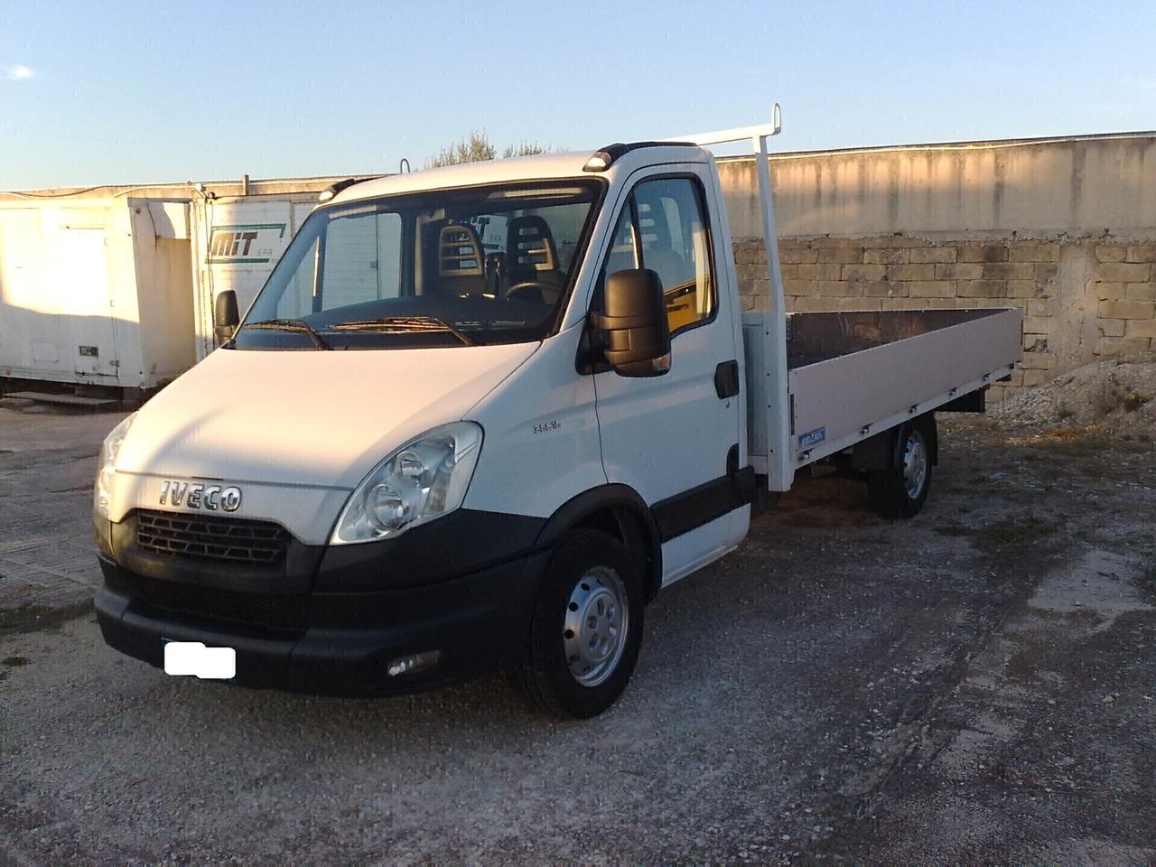 Iveco Daily 35s15 2.3hpt CASSONE FISSO - 2012
