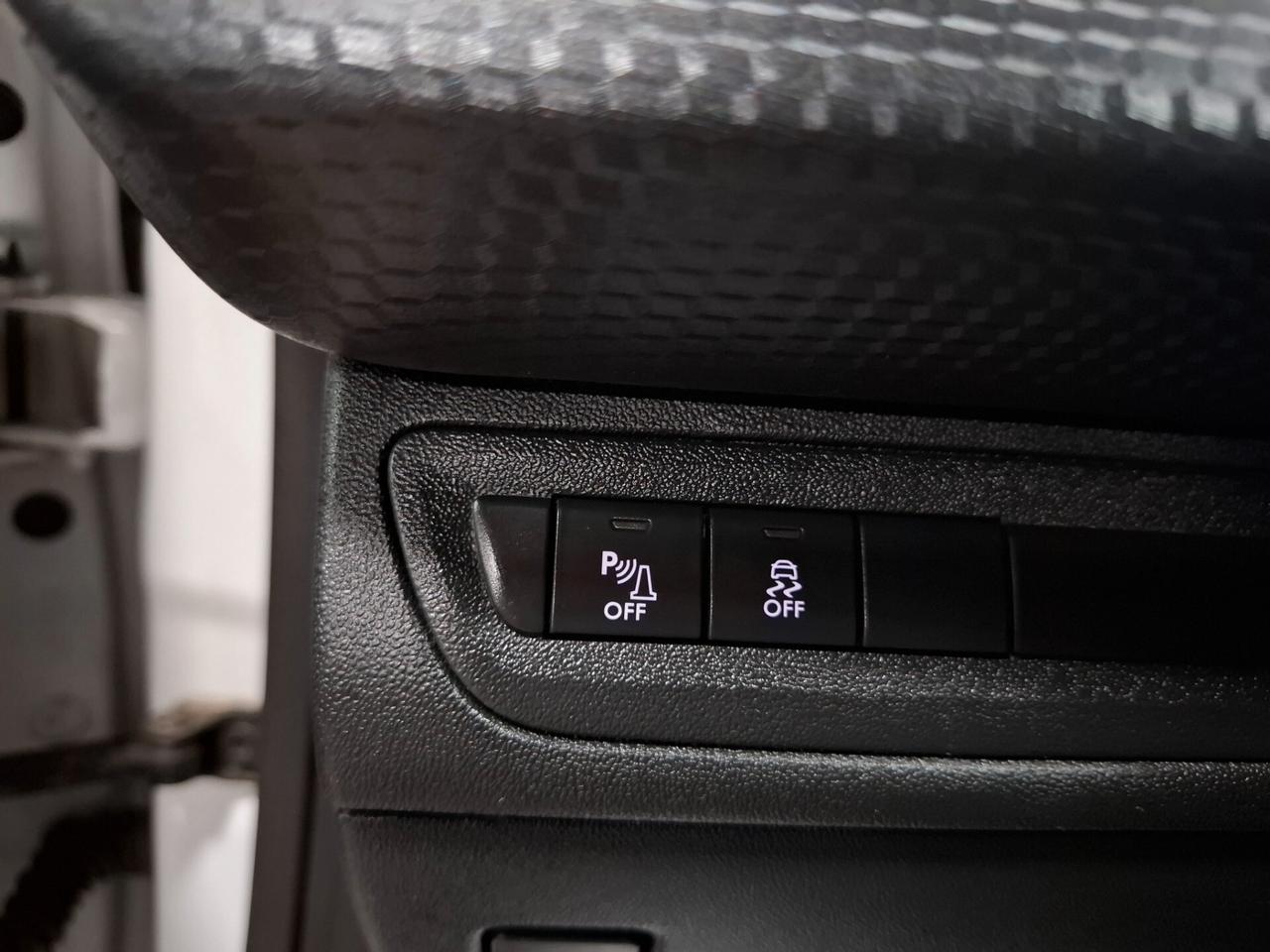 Peugeot 208 1.2 benzina Neopatentati