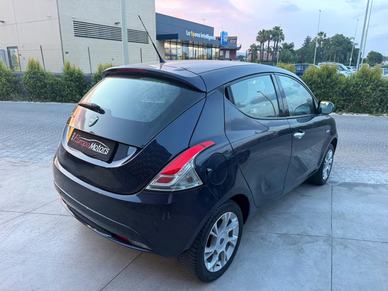 Lancia Ypsilon 1.2 69 CV 5 porte Gold