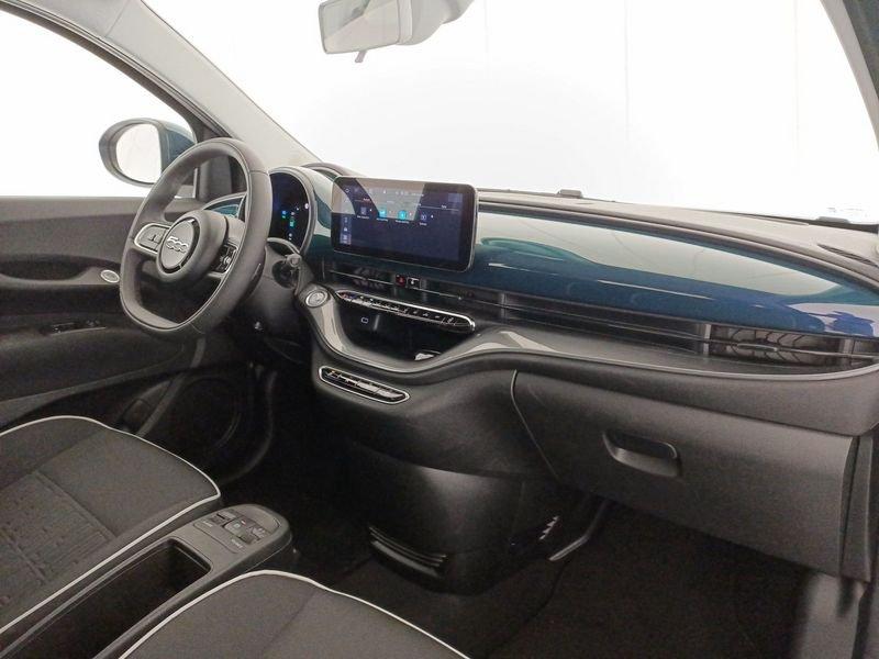 FIAT 500 LA NUOVA E Nuova Hatchback My23 La Nuova - 320 Berlina