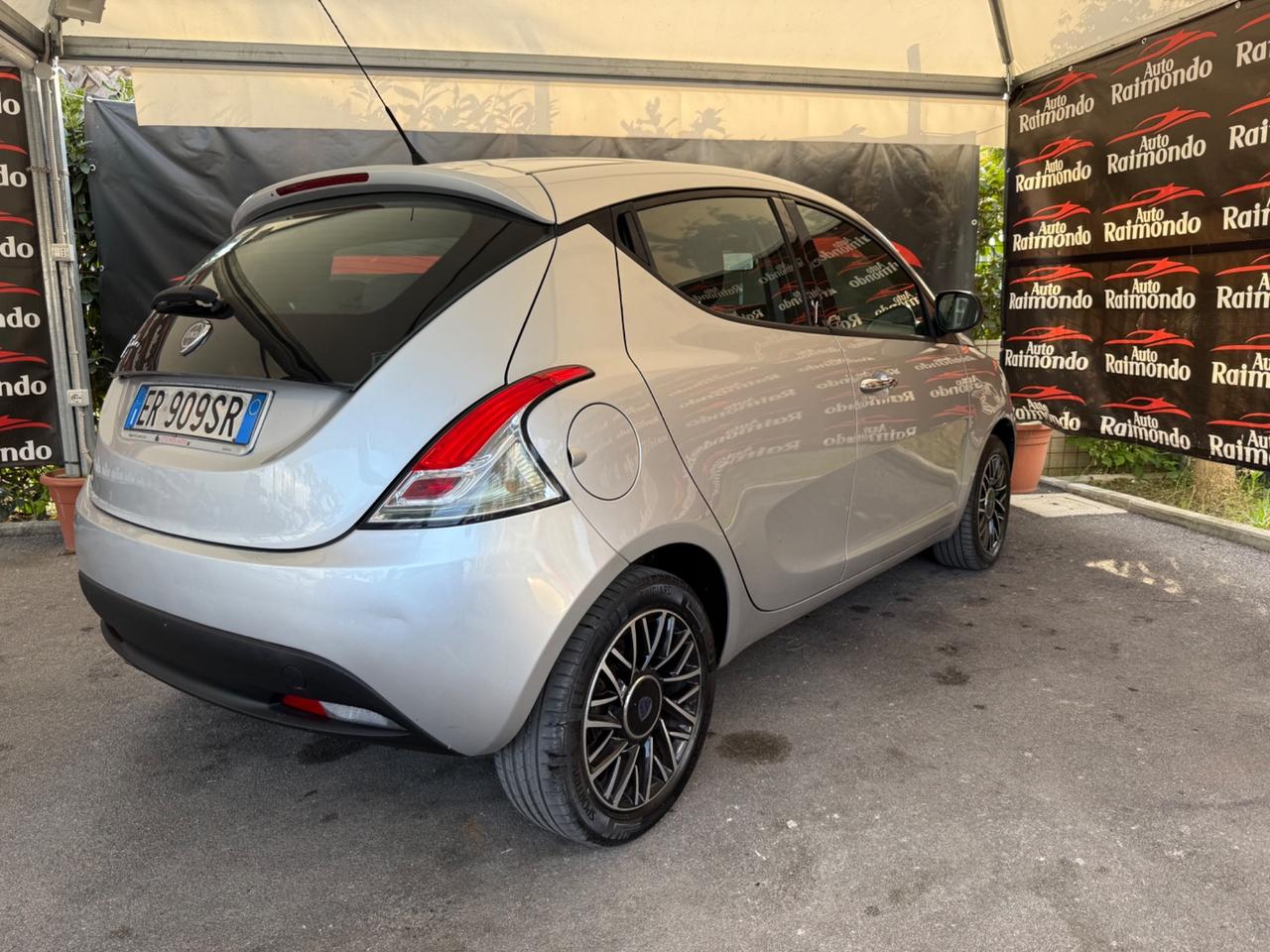 Lancia Ypsilon 1.2 GPL Platinum
