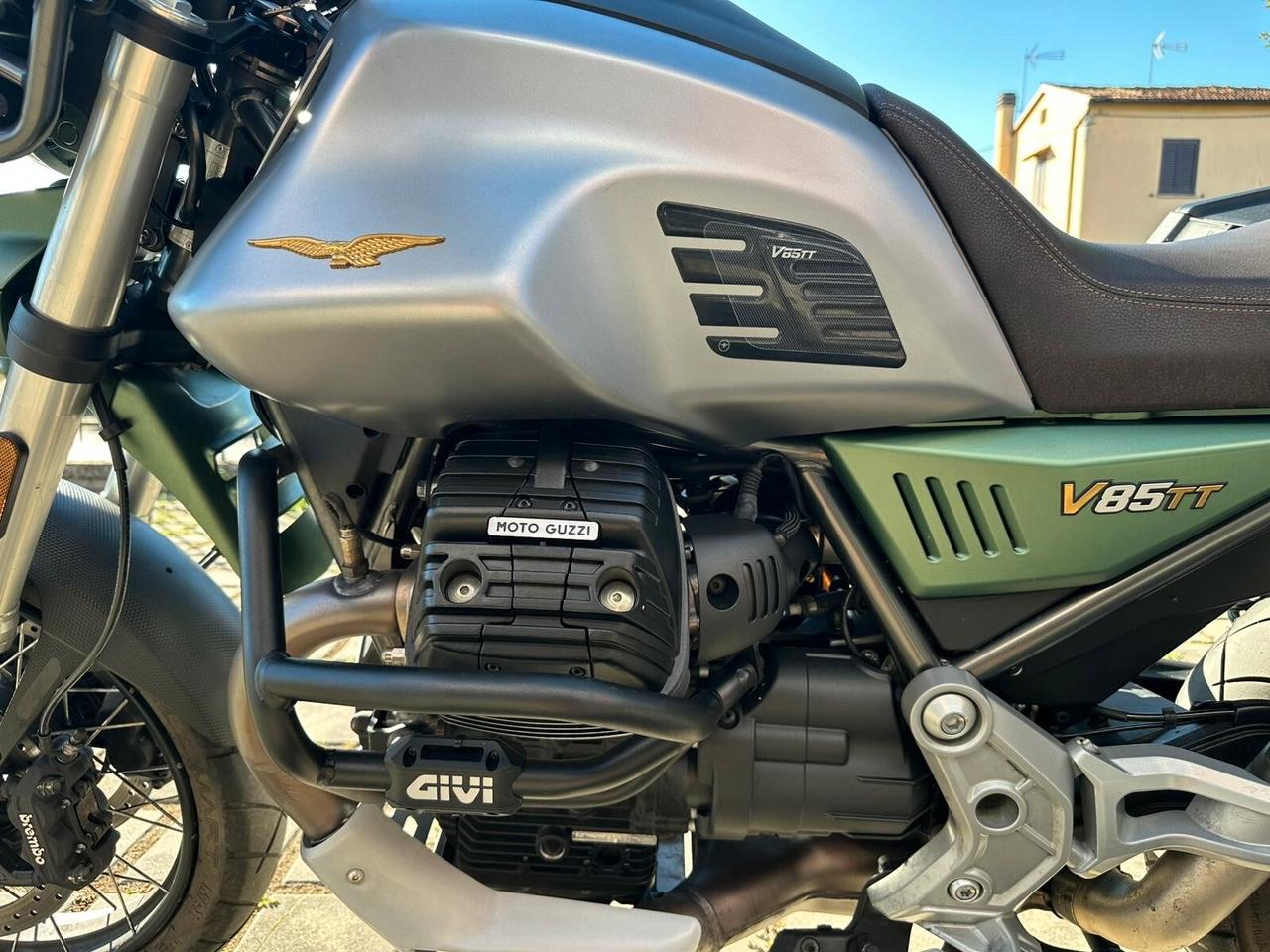 Moto Guzzi V 85 TT CENTENARIO