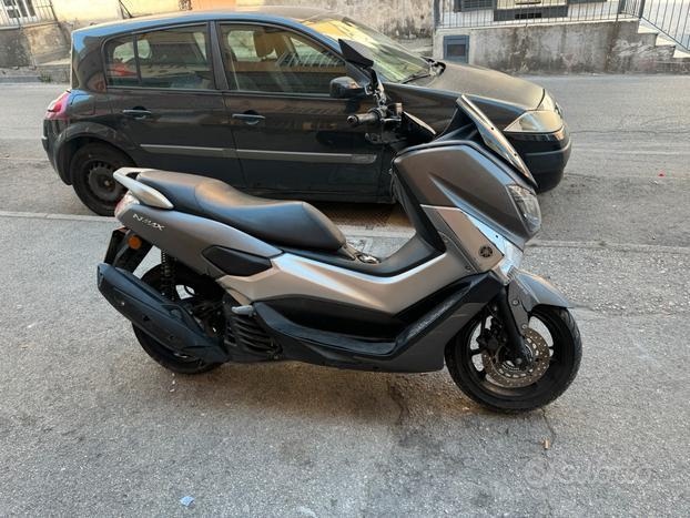 Yamaha nmax cc125 come foto tagliandato