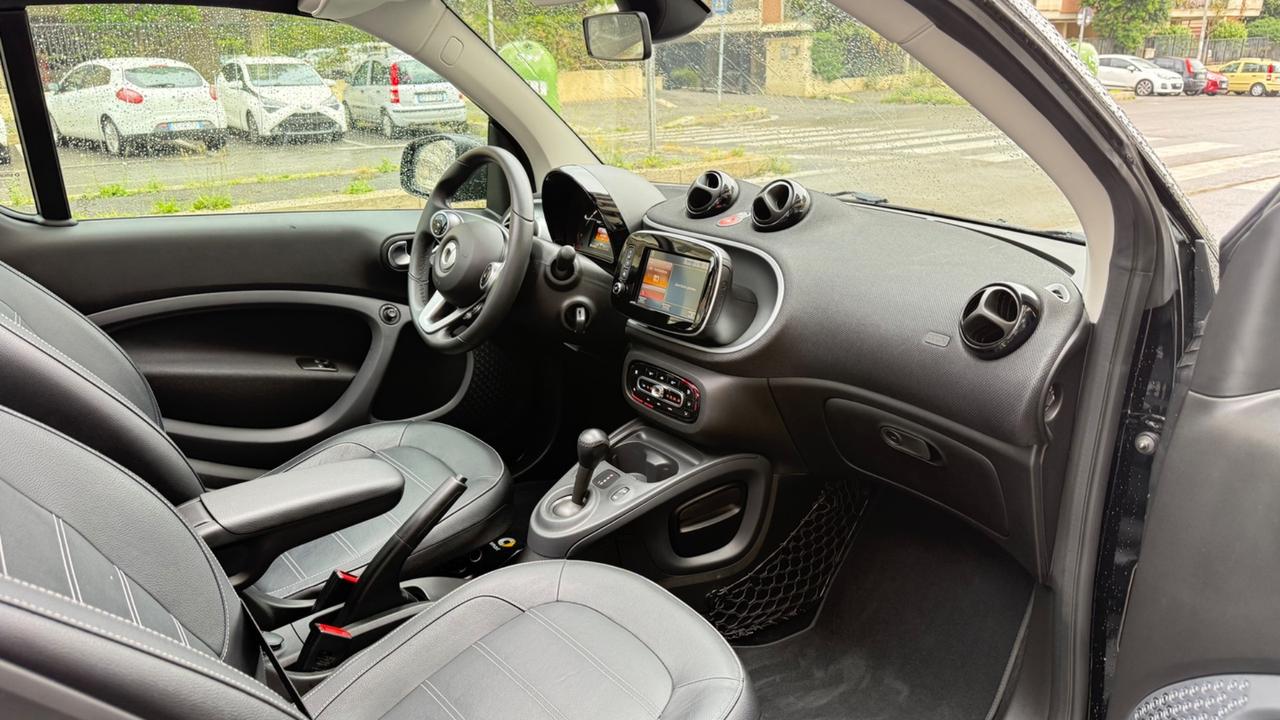 Smart ForTwo 70 1.0 twinamic Prime LED NAVI KAMERA PELLE BRACCIOLO PDC