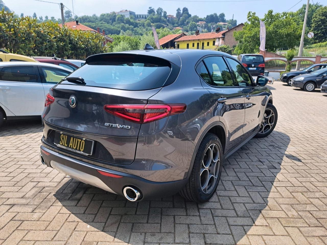Alfa Romeo Stelvio 2.2 Turbodiesel 150 CV AT8 RWD Super