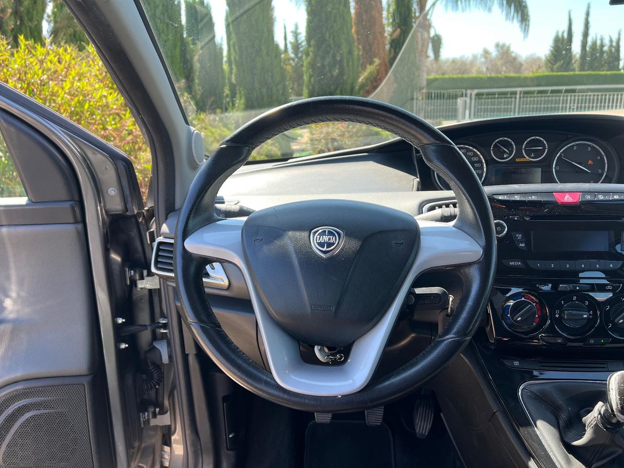 Lancia Ypsilon 1.3 MJT 95 CV 5p NEOPA Platinum