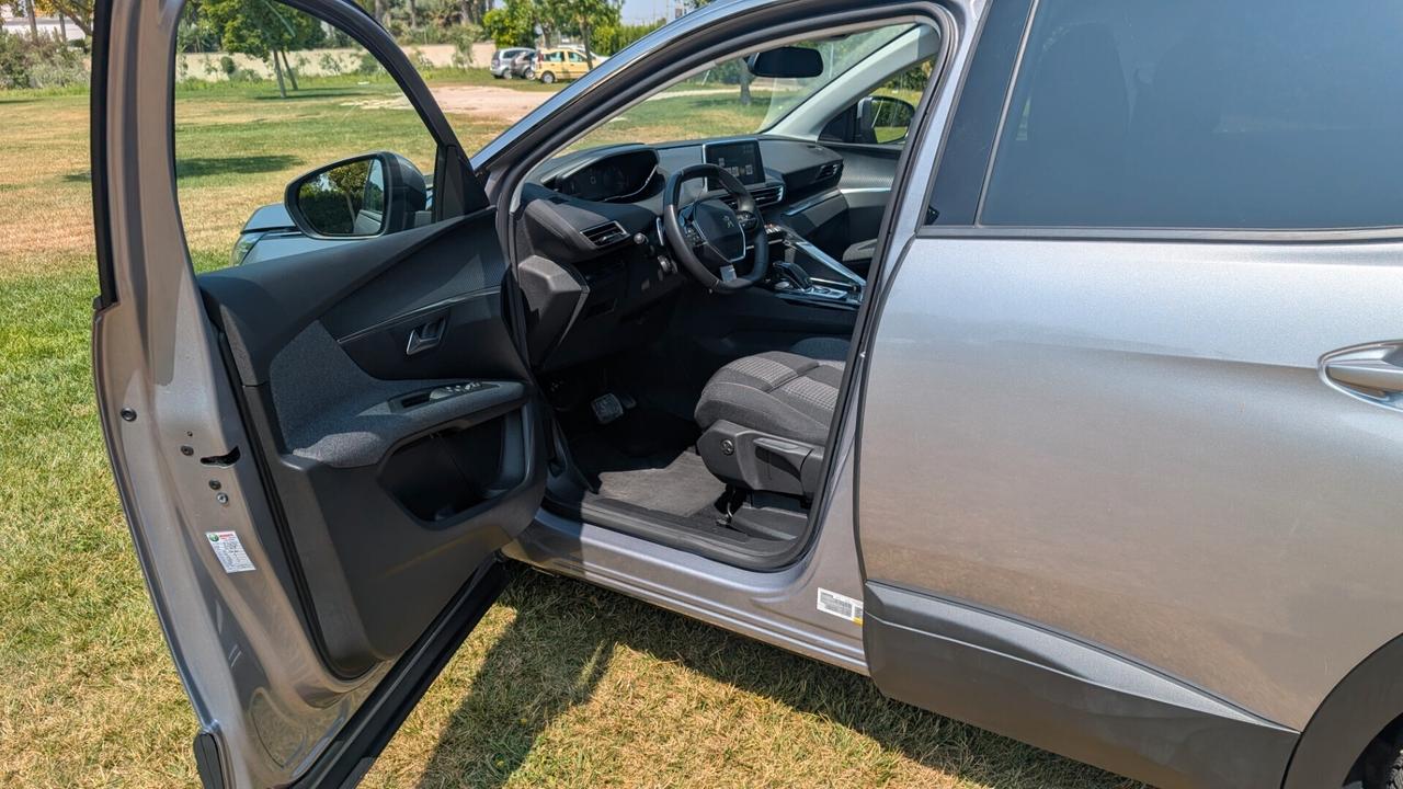 Peugeot 3008 BlueHDi 130 EAT8 TETTO APRIBILE
