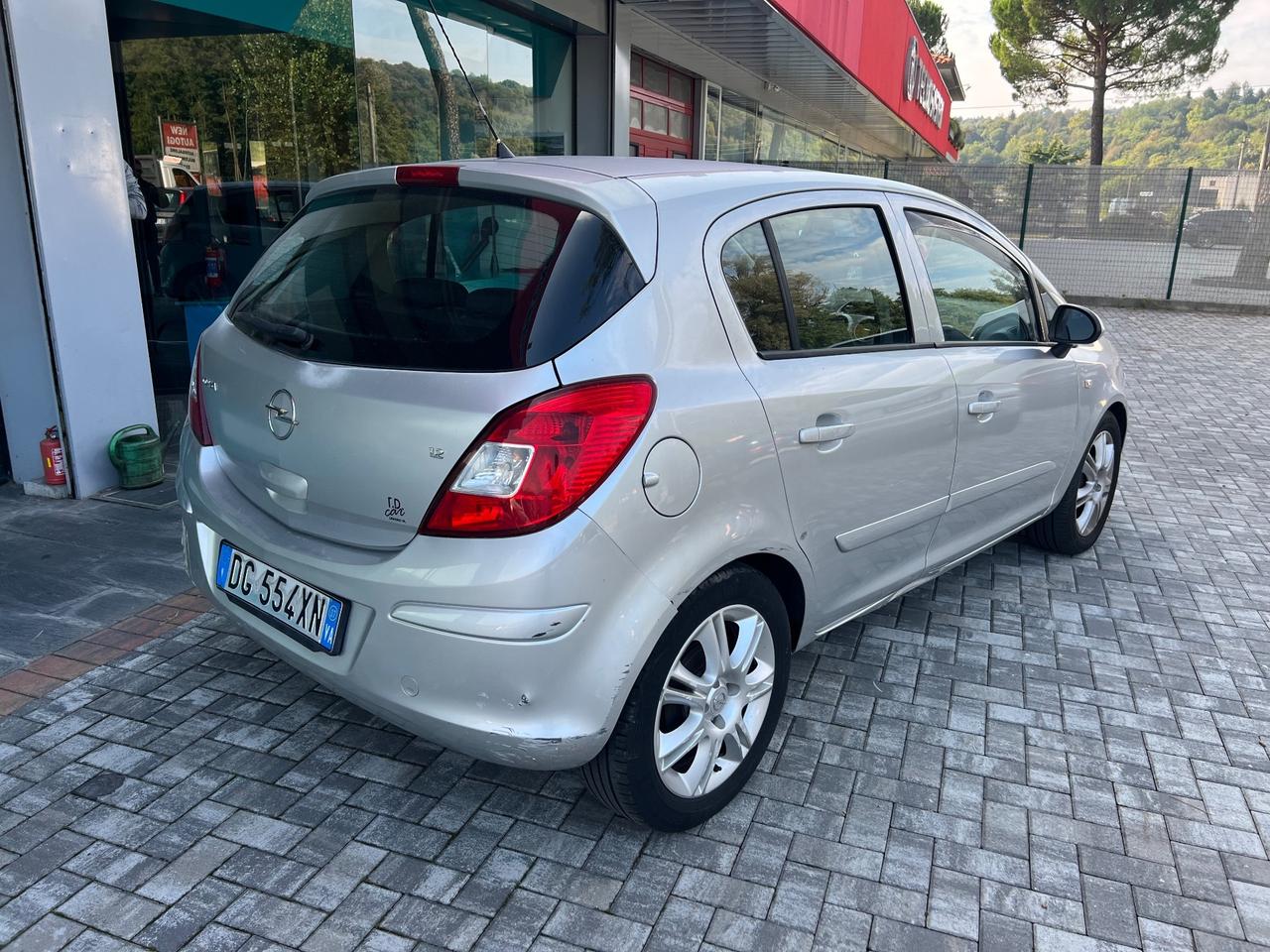 Opel Corsa 1.2 5 porte 135.000KM - NEOPATENTATI