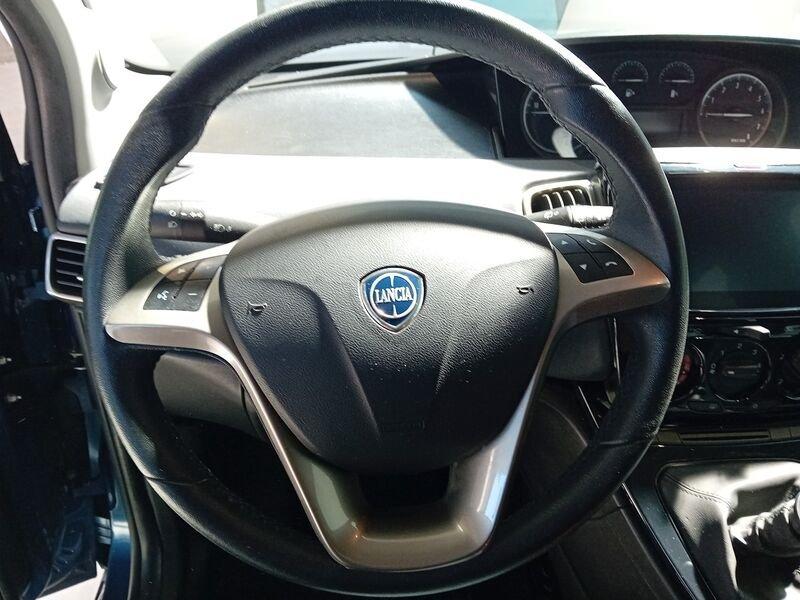 Lancia Ypsilon 1.0 FireFly 5 porte S&S Hybrid Gold