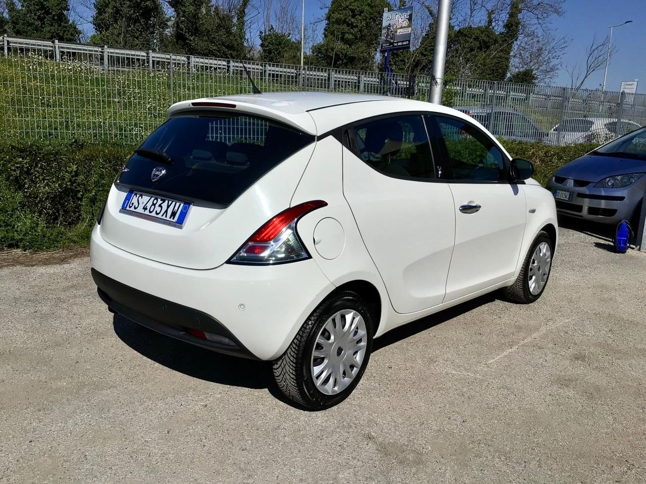 Lancia Ypsilon 1.3 MJT 16V 95 CV 5 posti Gold