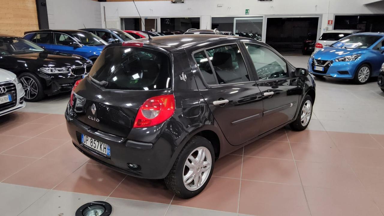 Renault Clio 1.2 16V 5 porte Le Iene