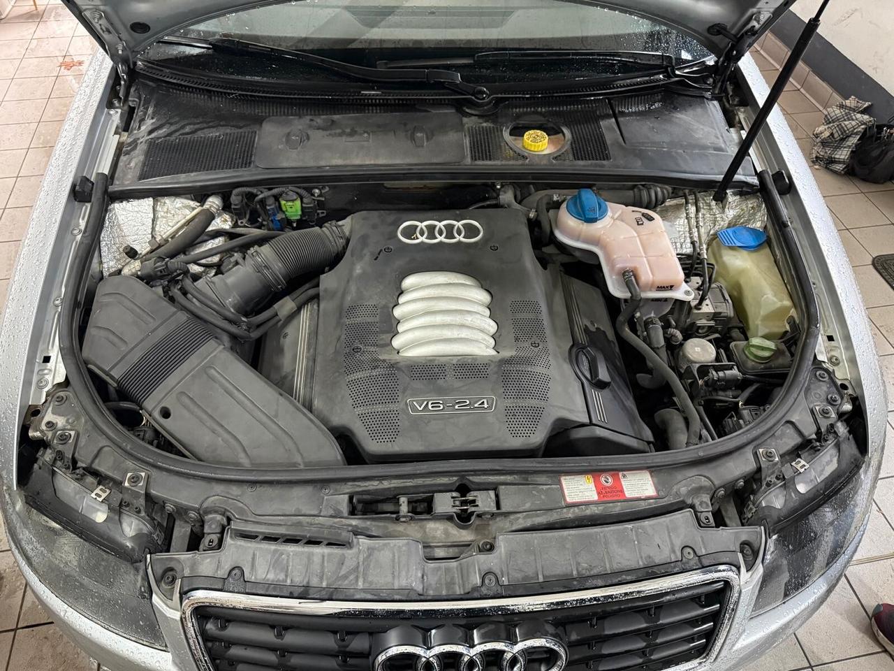 Audi A4 Cabriolet 2.4 V6 30V cat