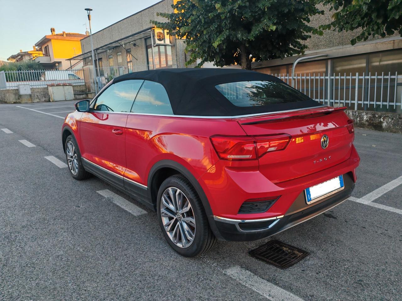 Volkswagen T-Roc Cabriolet incidentata