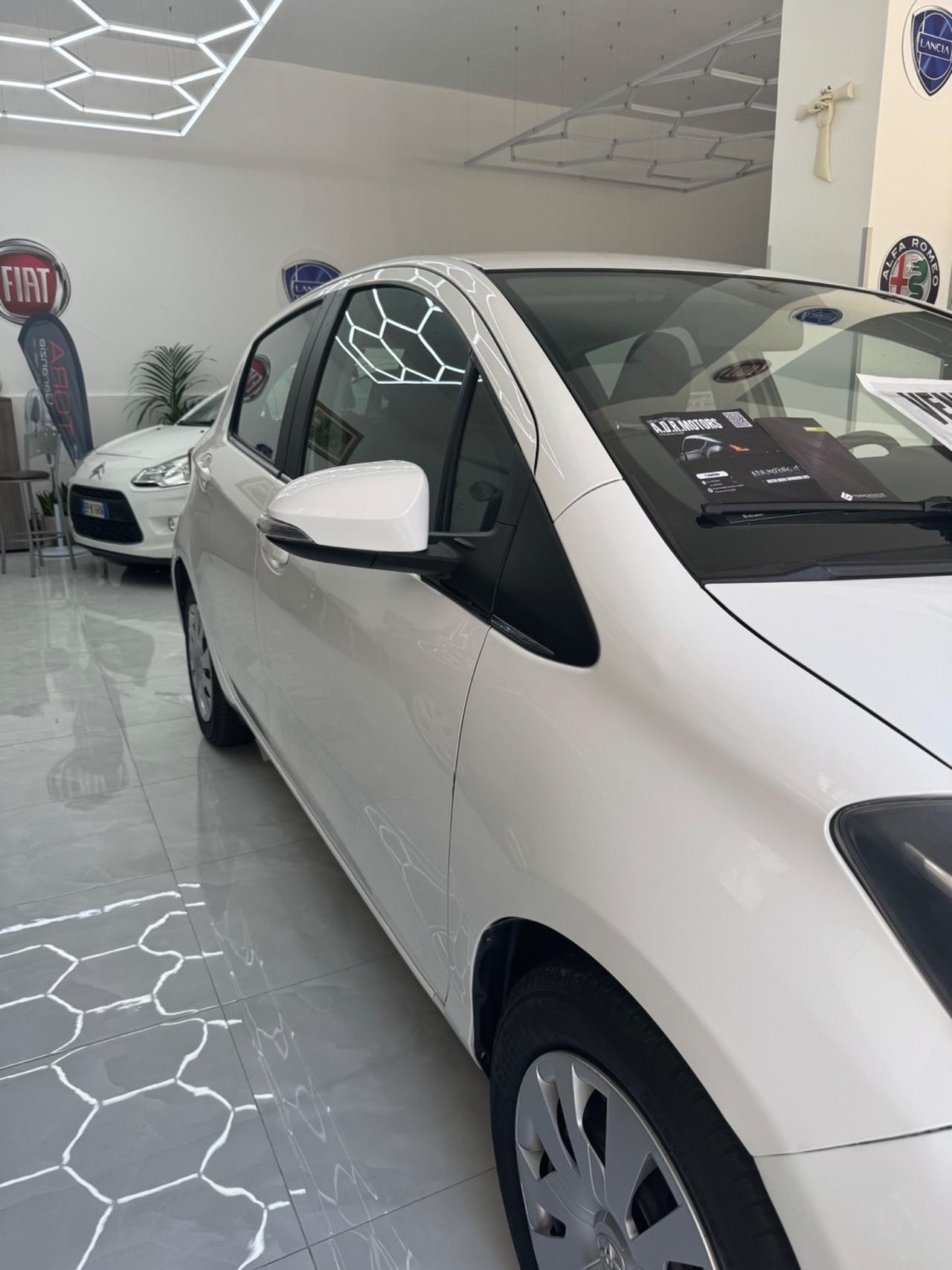 Toyota Yaris 1.0 5 porte Lounge