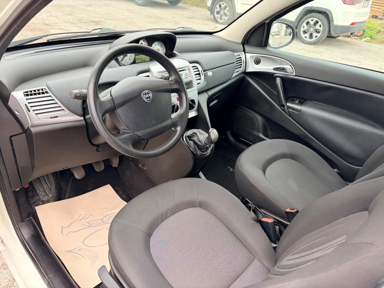 Lancia Ypsilon 1.2 benzina 2011 Platinum