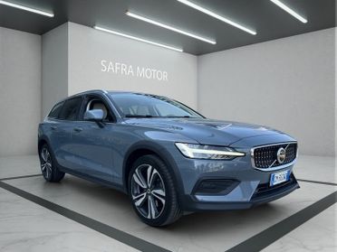 Volvo V60 Cross Country B4 D AWD autom. PLUS