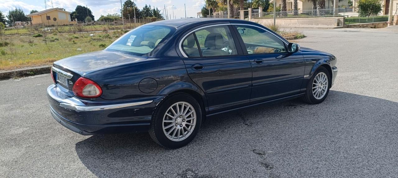 Jaguar X-Type 2.2D cat Executive