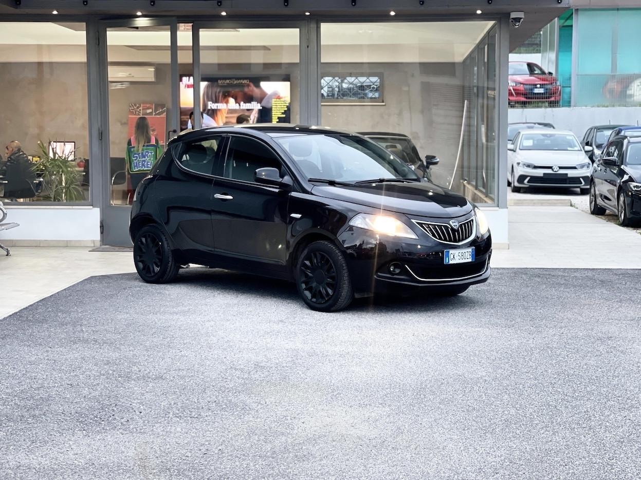 Lancia Ypsilon 1.0 Hybrid 69CV E6 Neo - 2022