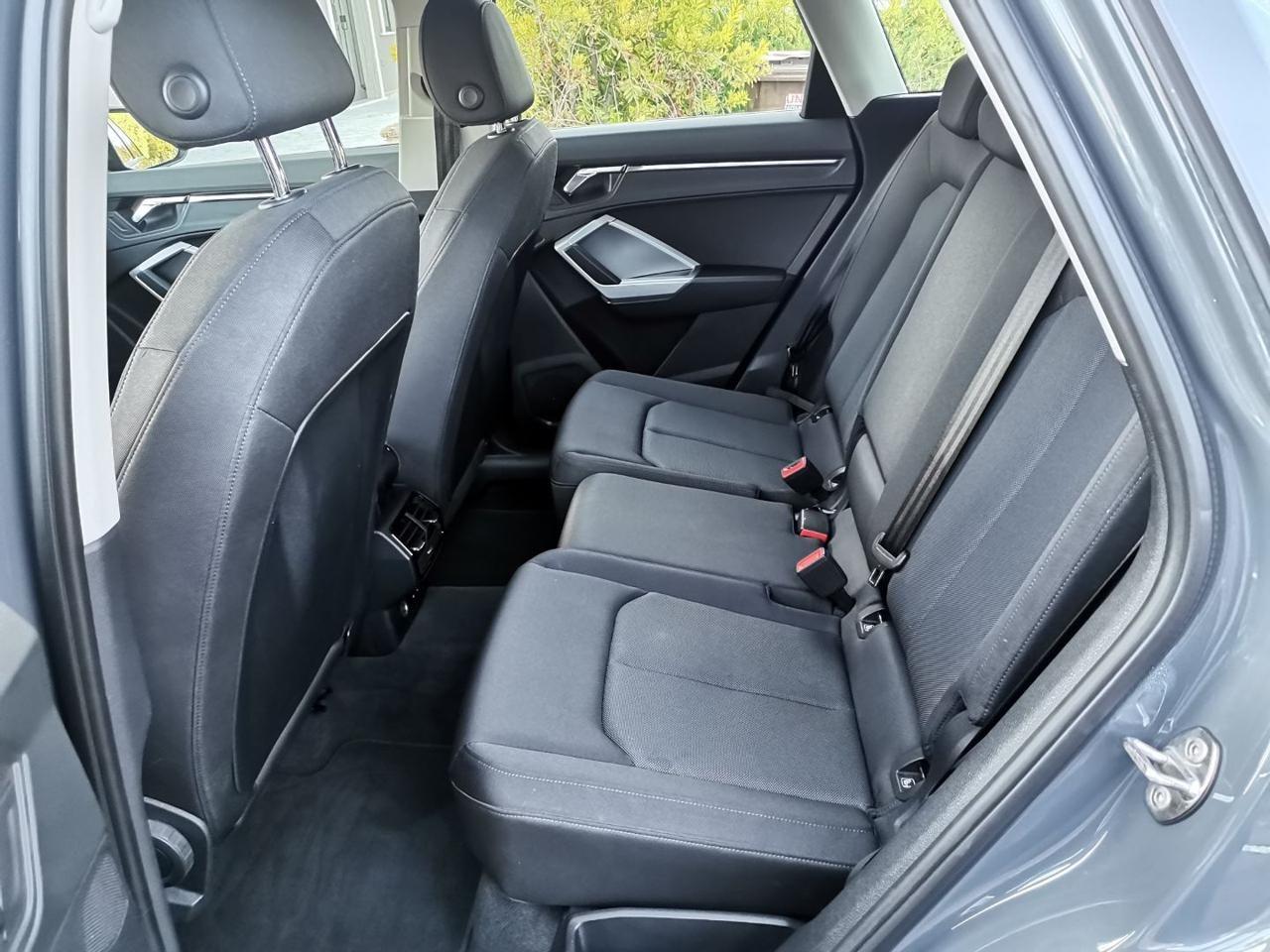 Audi Q3 35 TDI S tronic Business