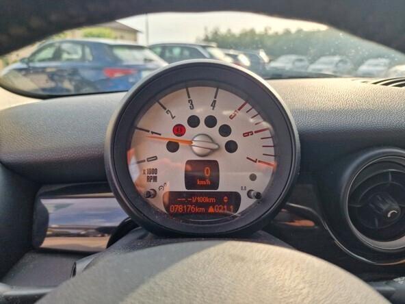 Mini 1.6 16V Cooper D solo KM 78.000