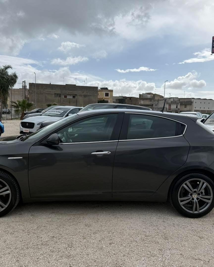 Alfa Romeo Giulietta 1.6 JTDm-2 105 CV Distinctive
