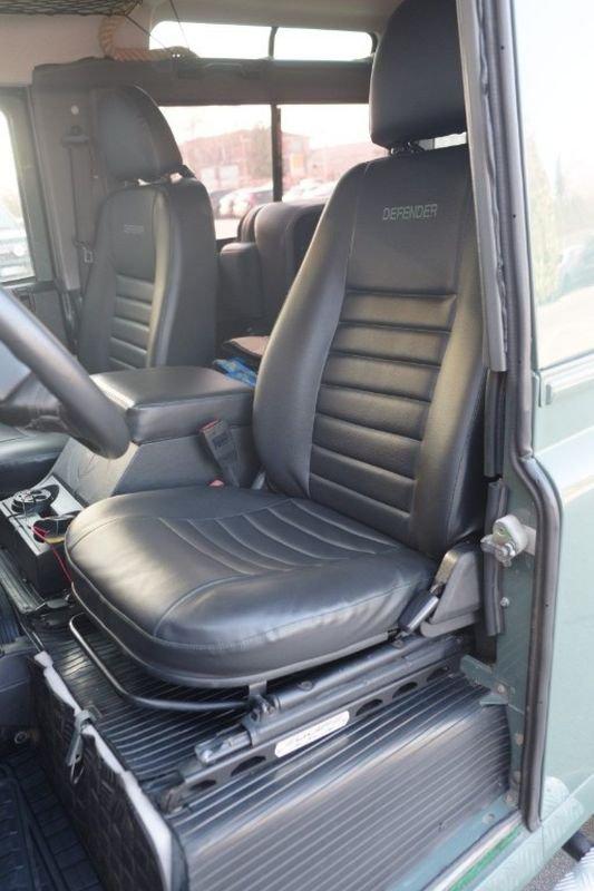 Land Rover Defender 90 2.4 TD4 Station Wagon S