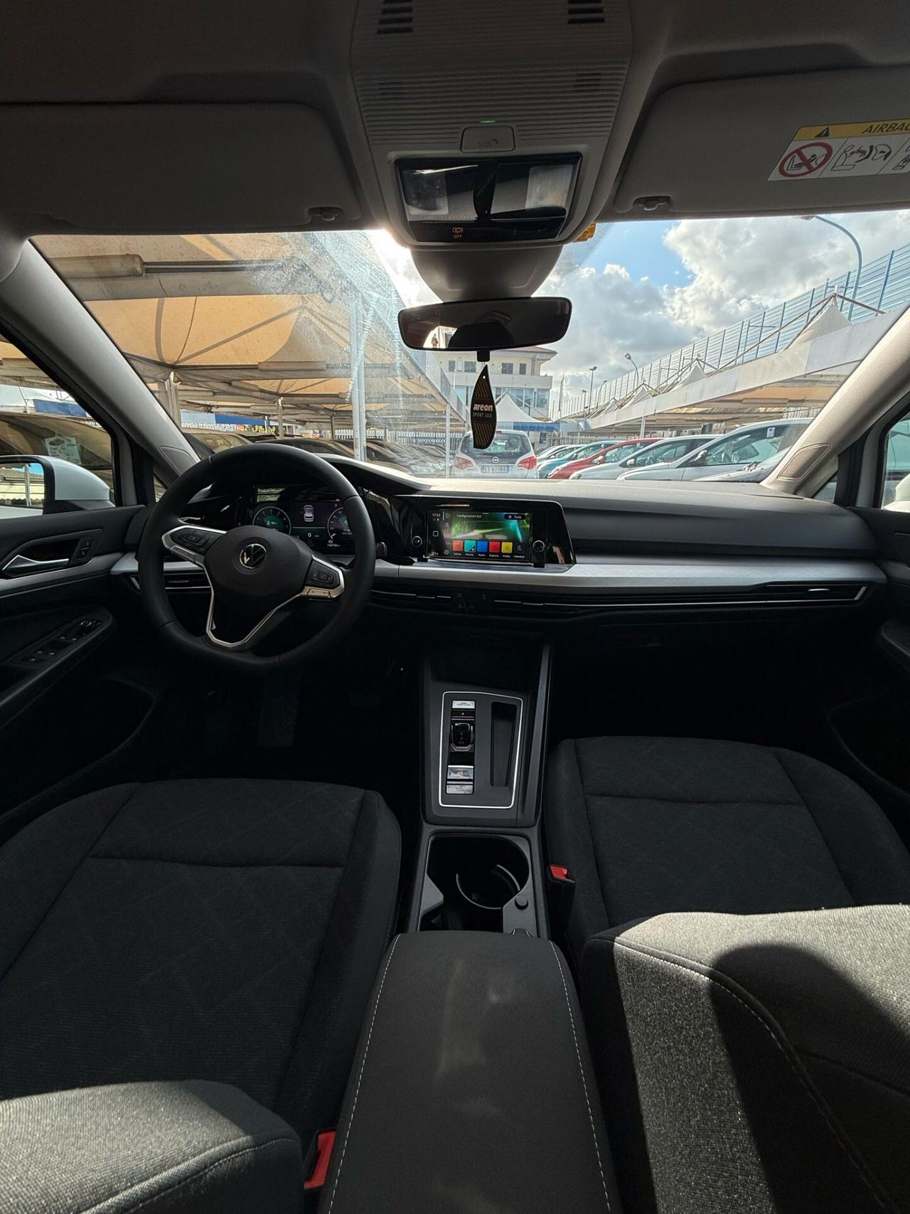 VOLKSWAGEN GOLF 1,5 CAMBIO AUTOM.