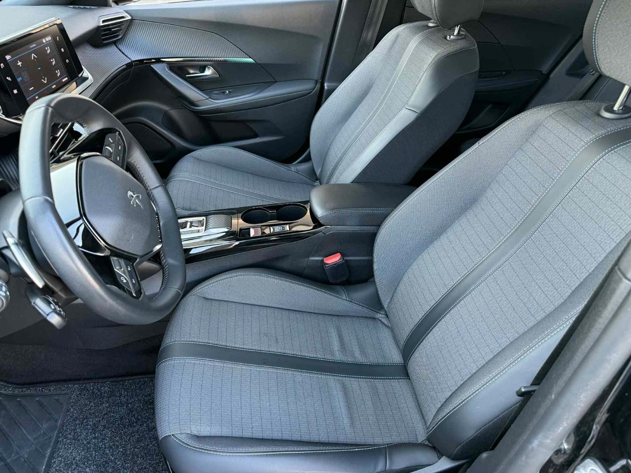 Peugeot 2008 BlueHDi 130 S&S EAT8 Allure Pack