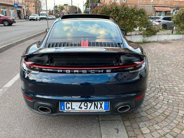 Porsche 911 Carrera