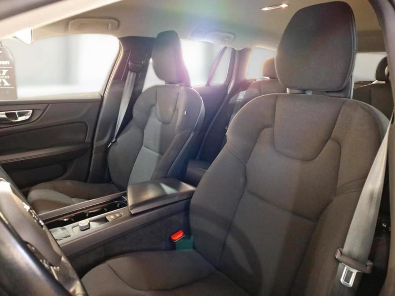 VOLVO V60 D3 Momentum Business Autom. WAGON