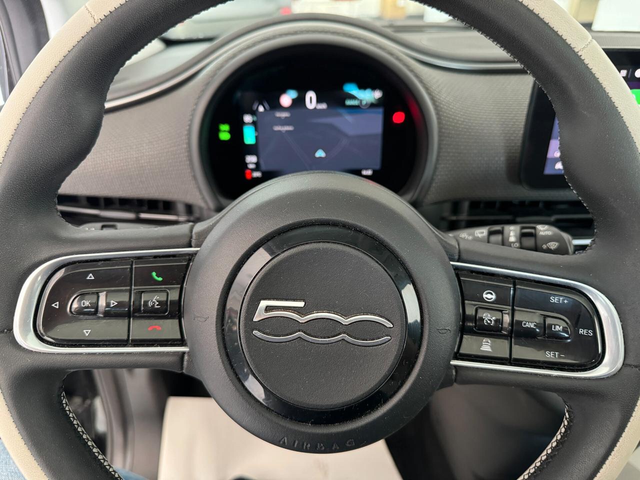 Fiat 500 500e Berlina 42 kWh La Prima