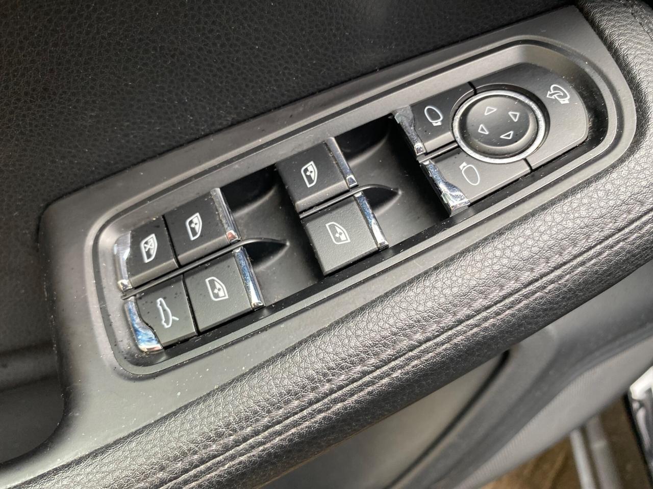 Porsche Macan 2.0 tetto panoramico 245 cv