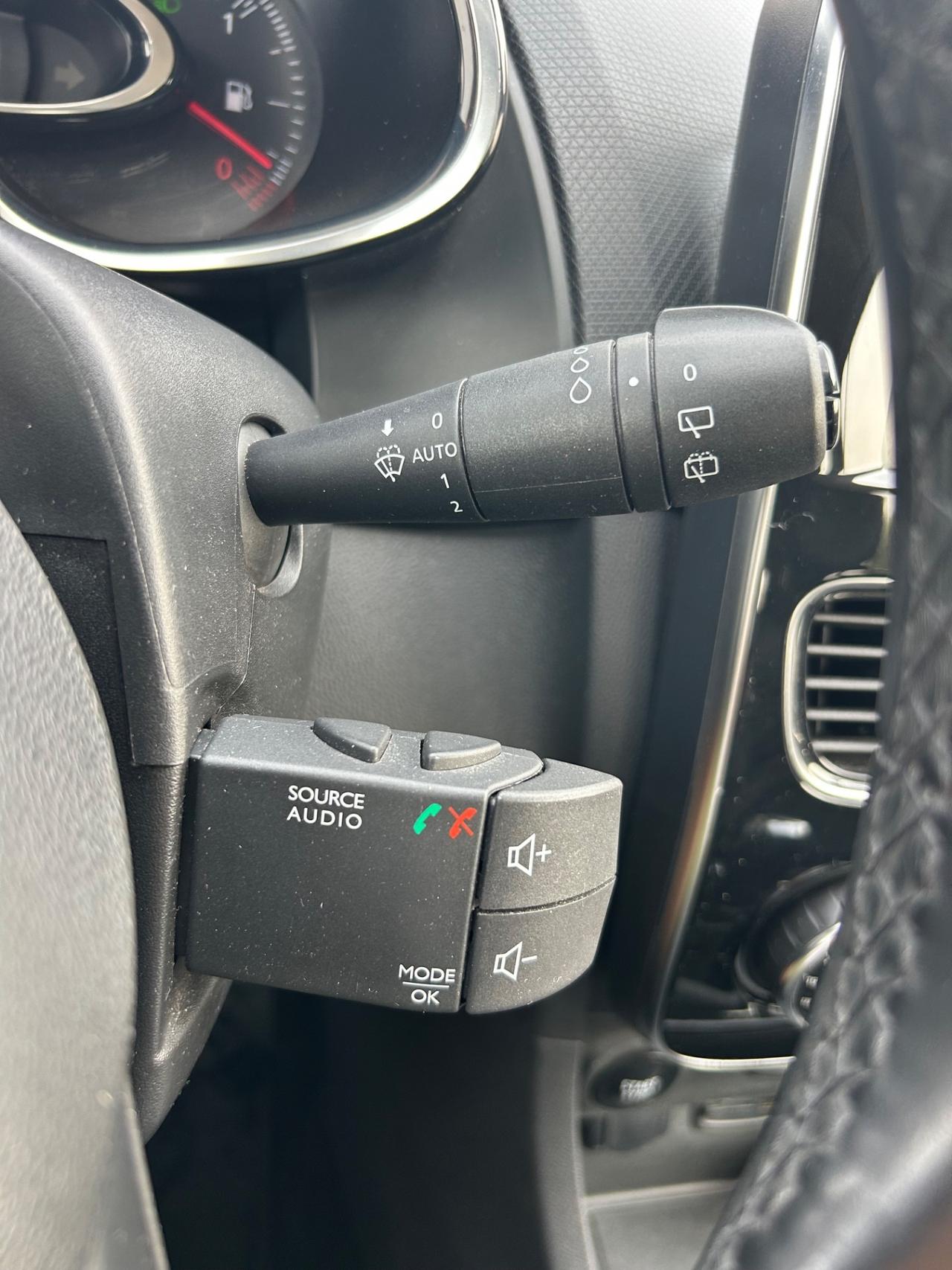 Renault Clio TCe 12V 90 CV 5 porte Moschino Intens