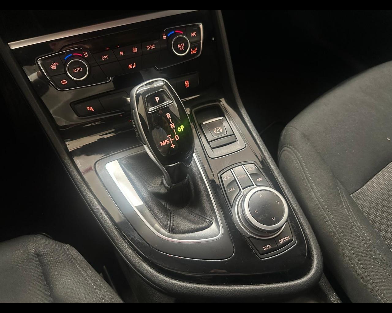 BMW Serie 2 A.T. (F45) - 218i Active Tourer Business