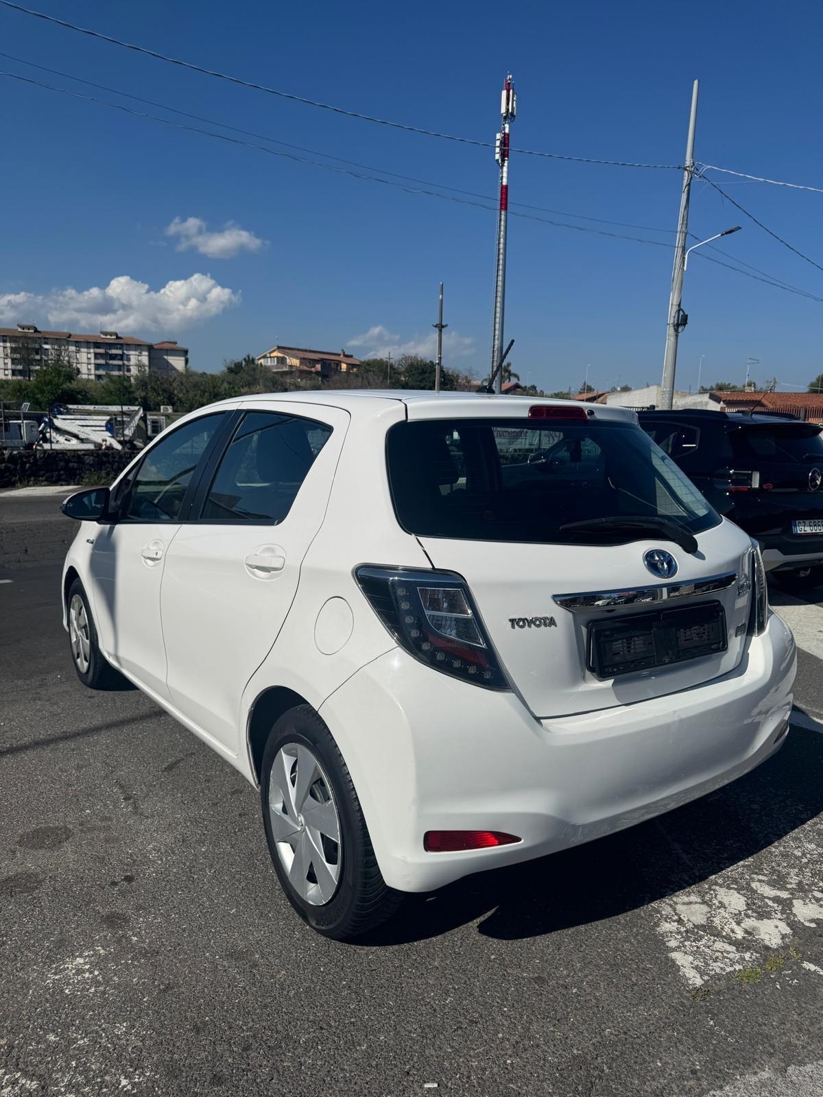 Toyota Yaris 1.5 Hybrid 5 porte Style MARCIANTE MA CON SPIA BATTERIA IBRITDA