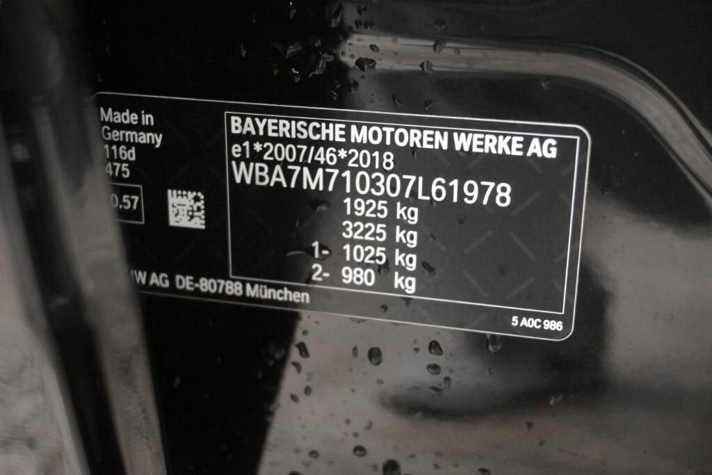 BMW 116D 115CV 6M. BUSINESS ADVANTAGE ( FARI LED - BMW DIGITAL COCKPIT - CRUISE - NAVI - MIRROR - PDC )