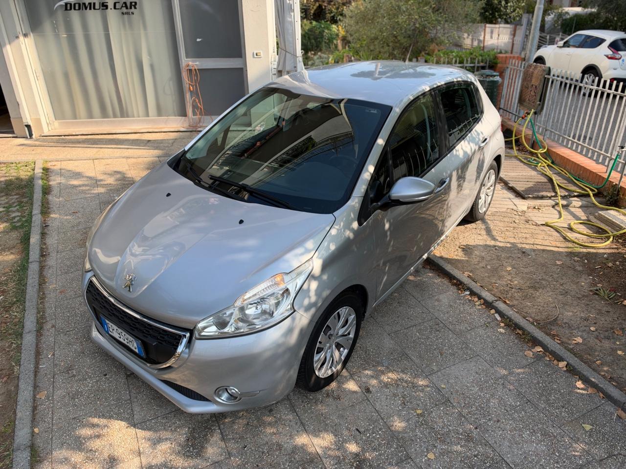 Peugeot 208 1.4 HDi 68 CV 5 porte Allure