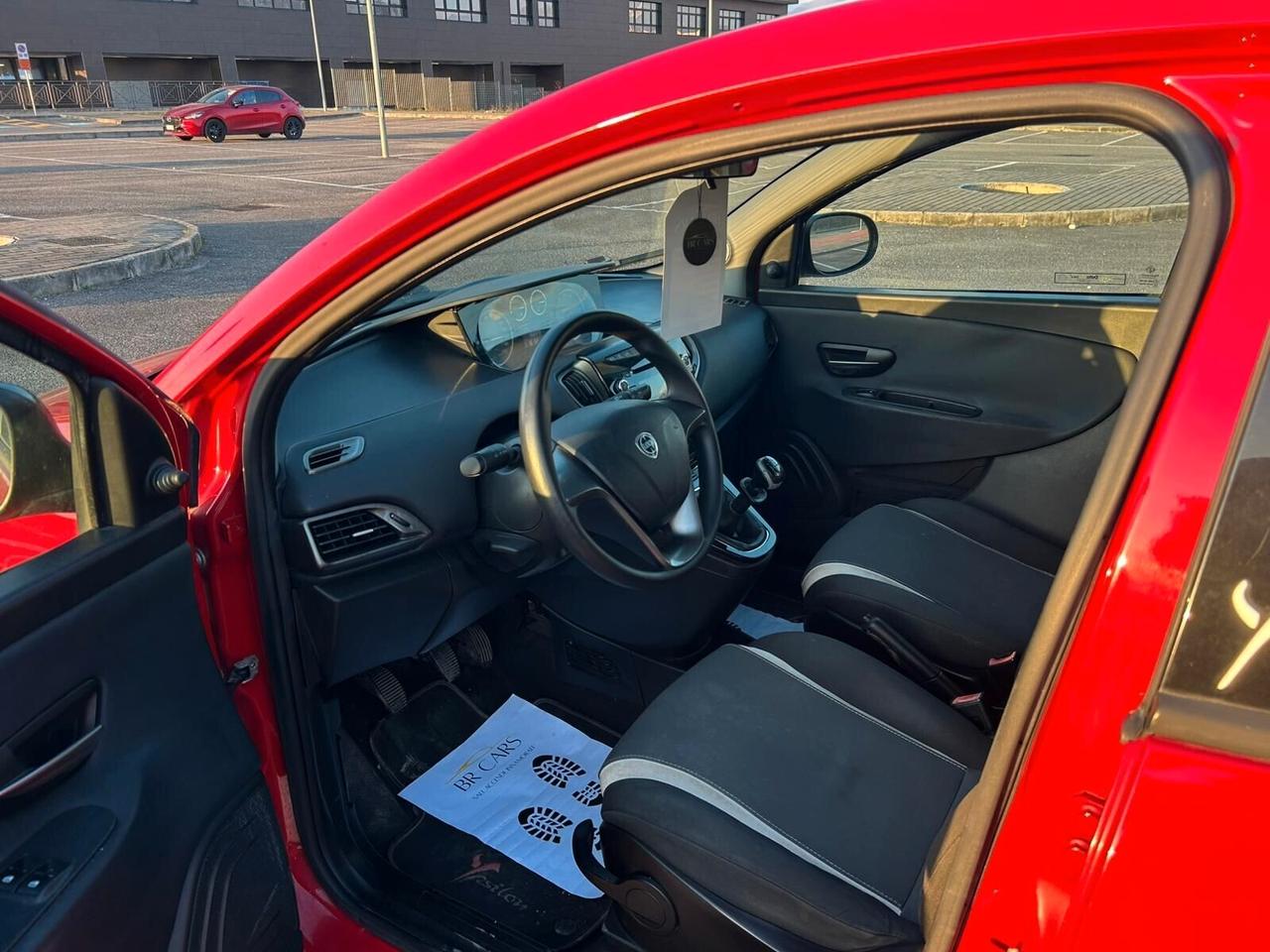 Lancia Ypsilon 1.2 69 CV 5 porte Gold