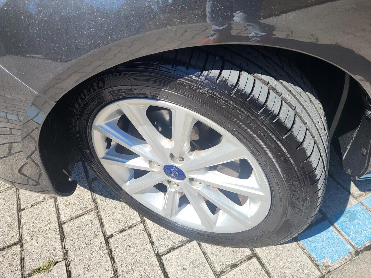 Ford B-Max 1.5 TDCi-EURO 6B-NAVI-PARK PILOT