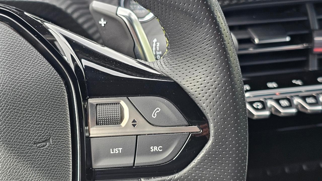 Peugeot 2008 PureTech 130cv S&S EAT8 GT
